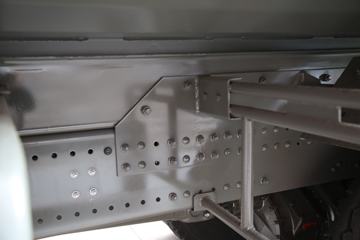 �й����� �ǵ¿�SITRAK G7H�ؿ� 400���� 6X4 6����ж��(ZZ3256N414SE1)ͼƬ