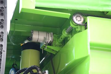 �й����� �ǵ¿�SITRAK G7H�ؿ� 400���� 6X4 6����ж��(ZZ3256N414SE1)ͼƬ