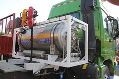 福田 欧曼ETX 9系重卡 380马力 6X4 LNG牵引车(ETX-2490高顶驾驶室)(BJ4253SNFCB-AB)