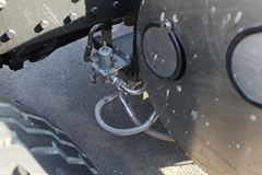 福田 欧曼ETX 9系重卡 350马力 6X4 5.8米LNG自卸车(底盘)(BJ3253VLPCE-1)