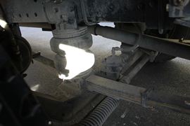 欧曼ETX&nbsp;油罐车底盘图片