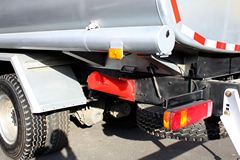 福田 欧曼ETX 260马力 8X2 油罐车(ETX-2200高顶驾驶室)