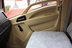 中国重汽HOWO 悍将 140马力 翼开启厢式载货车