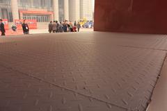 中国重汽HOWO 悍将 140马力 翼开启厢式载货车