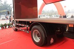 中国重汽HOWO 悍将 140马力 翼开启厢式载货车