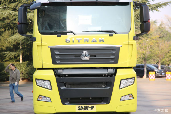 优惠 1万 哈尔滨SITRAK G7牵引车促销中