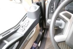 中国重汽HOWO TX5 6X4 单排纯电动环卫车底盘(ZZ1257V464GZ1EV)314kWh
