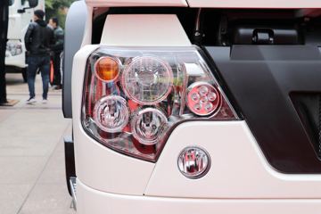 �й�����HOWO TX ���ذ� 400���� 8X4 5.4����ж��ͼƬ