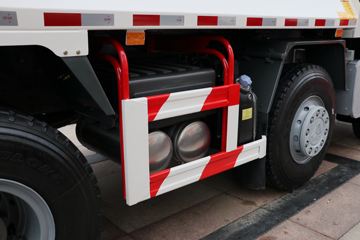 �й�����HOWO TX ���ذ� 400���� 8X4 5.4����ж��ͼƬ