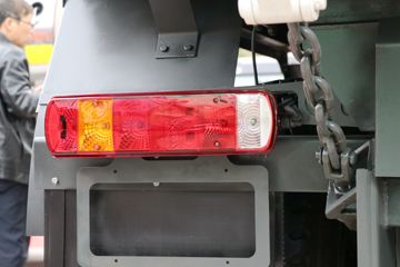 �й�����HOWO TX ���ذ� 400���� 8X4 5.4����ж��ͼƬ