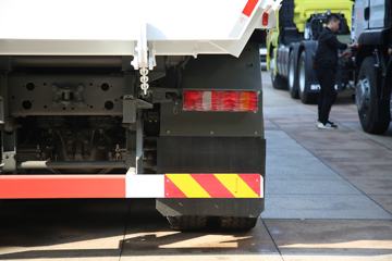 �й����� �ǵ¿�SITRAK C6G�ؿ� 400���� 8X4 5.8��ж��(ZZ3316N256ME1)ͼƬ