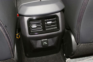 ���� ��9 2019�� ������ 2.0T���� 220���� 6���ֶ� ���� ˫��SUV������Ƥ��ͼƬ