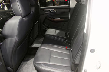 ���� ��9 2019�� ������ 2.0T���� 220���� 6���ֶ� ���� ˫��SUV������Ƥ��ͼƬ