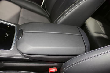 ���� ��9 2019�� ������ 2.0T���� 220���� 6���ֶ� ���� ˫��SUV������Ƥ��ͼƬ