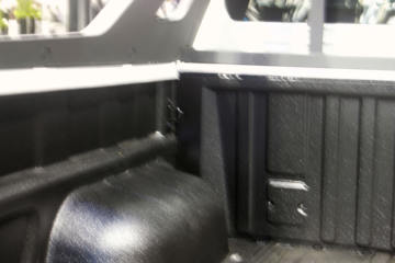 ���� ��9 2019�� ������ 2.0T���� 220���� 6���ֶ� ���� ˫��SUV������Ƥ��ͼƬ