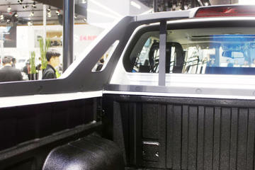 ���� ��9 2019�� ������ 2.0T���� 220���� 6���ֶ� ���� ˫��SUV������Ƥ��ͼƬ