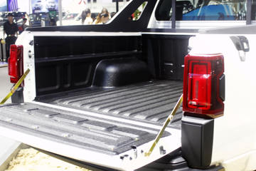 ���� ��9 2019�� ������ 2.0T���� 220���� 6���ֶ� ���� ˫��SUV������Ƥ��ͼƬ