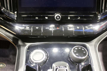 ���� ��9 2019�� ������ 2.0T���� 220���� 6���ֶ� ���� ˫��SUV������Ƥ��ͼƬ