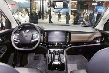 ���� ��9 2019�� ������ 2.0T���� 220���� 6���ֶ� ���� ˫��SUV������Ƥ��ͼƬ