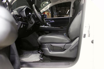 ���� ��9 2019�� ������ 2.0T���� 220���� 6���ֶ� ���� ˫��SUV������Ƥ��ͼƬ