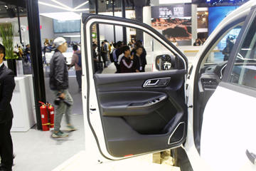 ���� ��9 2019�� ������ 2.0T���� 220���� 6���ֶ� ���� ˫��SUV������Ƥ��ͼƬ