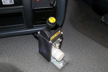 �й����� HOWO T7H�ؿ� 440���� 8X4 LNG��ж��(����)(ZZ3317V306HF1L)ͼƬ