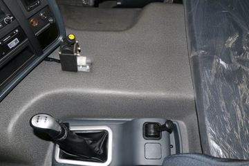 �й����� HOWO T7H�ؿ� 440���� 8X4 LNG��ж��(����)(ZZ3317V306HF1L)ͼƬ