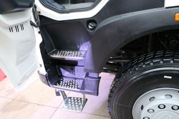 �й����� HOWO T7H�ؿ� 440���� 8X4 LNG��ж��(����)(ZZ3317V306HF1L)ͼƬ