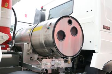 �й����� HOWO T7H�ؿ� 440���� 8X4 LNG��ж��(����)(ZZ3317V306HF1L)ͼƬ