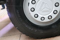 中国重汽 HOWO T7H重卡 440马力 8X4 LNG自卸车(国六)(ZZ3317V306HF1L)