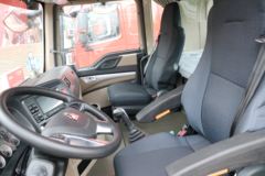 中国重汽 HOWO TX重卡 460马力 6X4 牵引车(ZZ4257V324GE1)