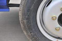 长安跨越者D5 PLUS 标准版 1.8L 125马力 3.05米双排栏板小卡(国六)(SC1031UFS63)