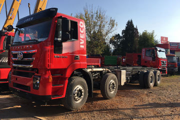 上汽红岩 杰狮C500 450马力 8X4 随车起重运输车(CQ5316JSQHTVG466)