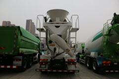 陕汽重卡 德龙新M3000 350马力 8X4 7.99方LNG混凝土搅拌车(国六)