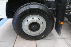 陕汽重卡 德龙新M3000 350马力 8X4 7.99方LNG混凝土搅拌车(国六)