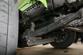 德龙新M3000&nbsp;混凝土搅拌车底盘                                                图片