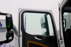 陕汽重卡 德龙M6000 350马力 8X4 运油车(SHN5320GYYVR6269)