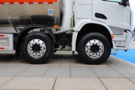 德龙M6000&nbsp;油罐车底盘图片