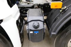 陕汽重卡 德龙M6000 350马力 8X4 运油车(SHN5320GYYVR6269)