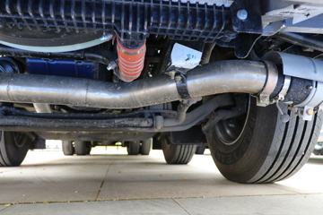 德龙M6000&nbsp;油罐车底盘图片