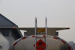 陕汽重卡 德龙M6000 350马力 8X4 运油车(SHN5320GYYVR6269)