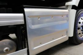 德龙M6000&nbsp;中置轴车辆运输车底盘图片