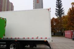 陕汽 德龙M6000 336马力 4X2 中置轴列车(国六)