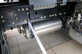 德龙X6000&nbsp;中置轴车辆运输车底盘图片