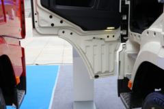 陕汽康明斯 德龙X3000 轻量化版 440马力 4X2牵引车(伊顿13挡)(SX4180XC13) 陕汽康明斯 德龙X3000 轻量化版 440马力 4X2牵引车(伊顿13挡)(SX4180XC13)