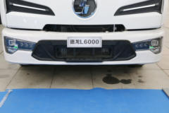 陕汽重卡 德龙L6000 16T 4X2 7.75米排半电动载货车(SX1160KR571N)255.5kWh