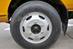 飞碟缔途 DX 110马力 4X2 2.7米双排自卸车