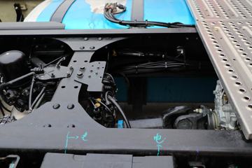 �����ؿ� ����H6000 430���� 4X2ǣ����(����)ͼƬ