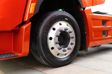 �����ؿ� ����H6000 430���� 4X2ǣ����(����)ͼƬ