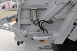 陕汽重卡底盘&nbsp;垃圾运输车上装图片